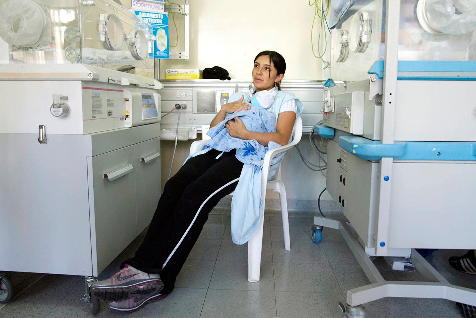 Kangaroo Mother Care: a leap in warmth and safe, quality care for premature babies (Bogota, Colombia